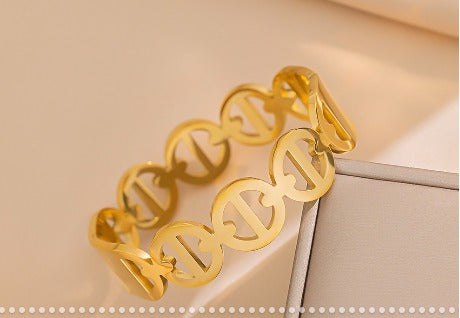 Premium Gold Bracelets with Diamond Accents for Daily Wear