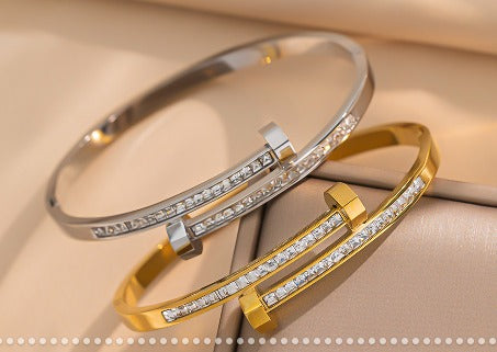 Premium Gold Bracelets with Diamond Accents for Daily Wear